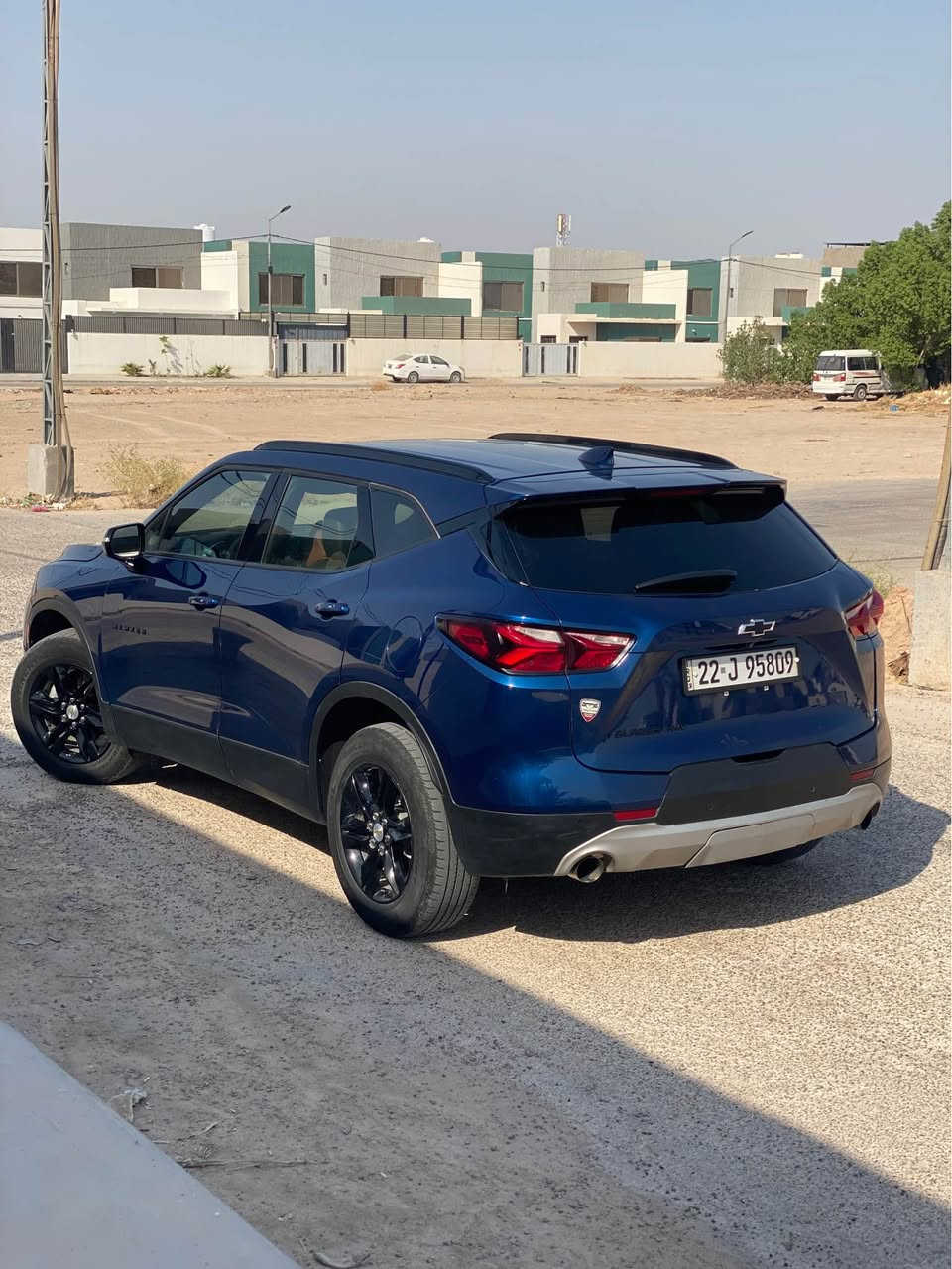 بلايزر 2022للبيع او مراوس حسب القناعه 
ماشيه 66 فئه LT محرك 2000تيربو 4X4
داخله جلد كشن كهربائي جنطه كهربائي  ولا كلوب بل دشبول مشتغل 
ضرره بنيد او نص قبق الجنطه فقط مكفول لغد وشاصي 
جاهزه السياره سعره 185 مكانه النجف الاشرف 
اللاستفسار *********** النجف, العراق
