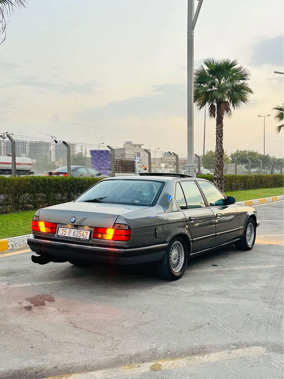 سلام عليكم
للبيع بي ام موديل 1990 حجم 735 
مكينه 6 سلندر جديده كير اوتو
سياره فول مواصفات 
سلايد طكتين
كشنات جلد + كهرباء
دبل ايرباك
دبل جكمجه تبريد قطعتين
بردات بلأبواب
اخوان سياره مصبوغه عام جماليه فقط
بدون ضربه بدون خياس كفاله عامه
سياره شلعه ومعدل تشك الكاع تبريد ثلج
صدر تاير كهربائيات كله جديد مابيها جطل
رقم انبار بسمي سنويه لل 2030 هزه جديده
تحويل ثاني يوم. سعر 68 وبيها مجال للطيبين 
مكاني بغداد حي الجامعه رقمي *********** بغداد, العراق
