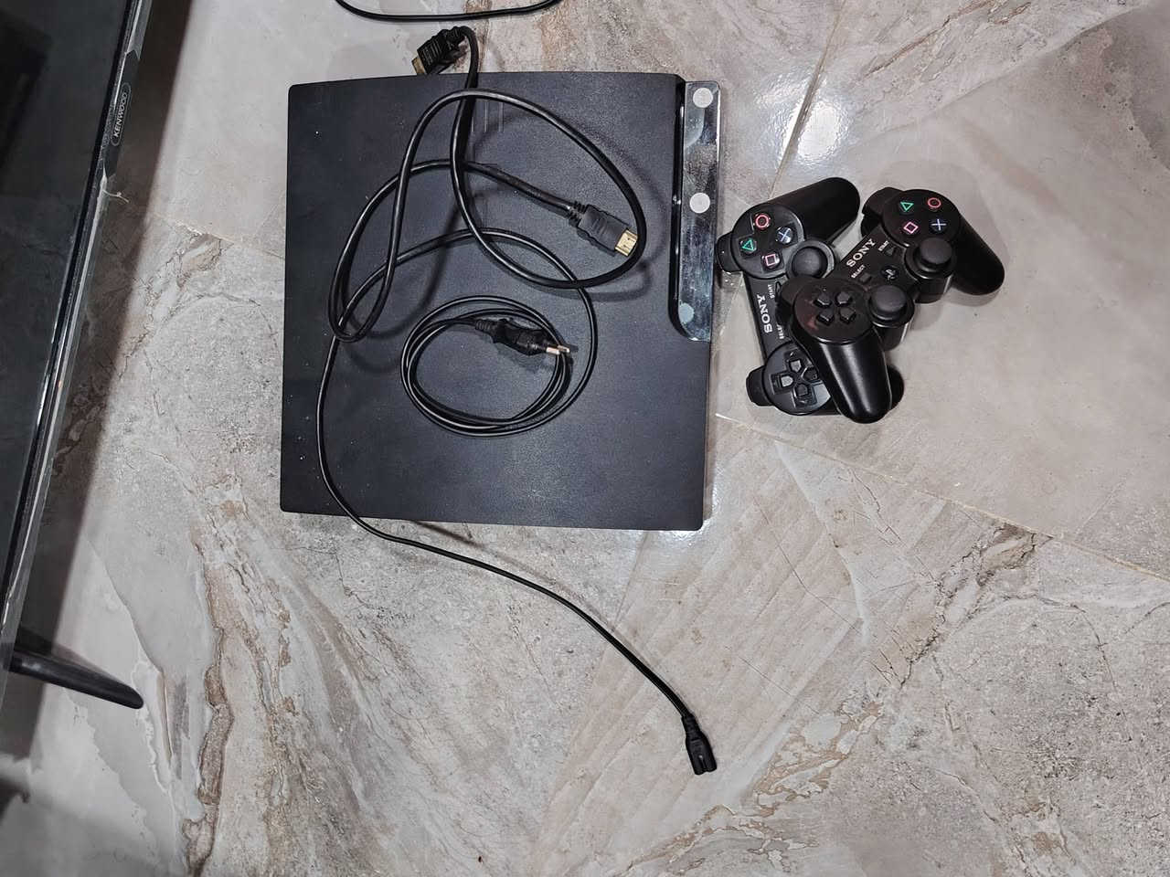 بلي ٣ • ٢ يدات • نظيفه