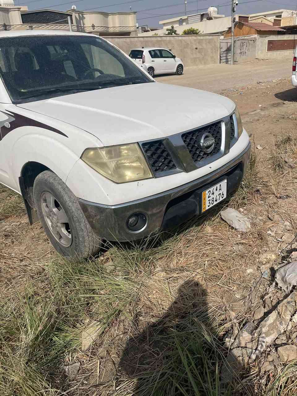 نيسان نيفاره • موديل ٢٠١١ • كير عادي