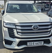 لاندكروز 2024 بريم limited vx ماشية 29 الف كفالة عامة  السياره مغلفه p...