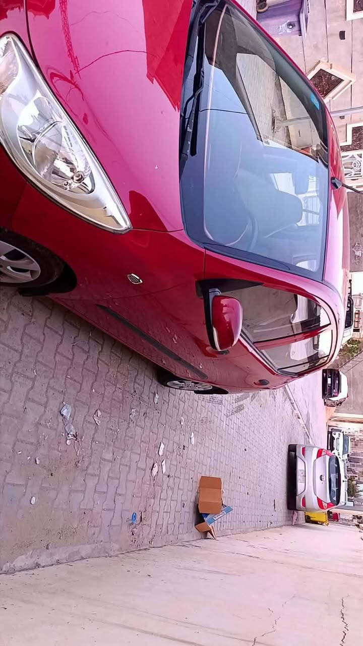 السلام عليكم
هونداي i10
2015 لون احمر
السياره كلش حلوه وجديده غرفتهه جديده كير محرك كله جديد تبريدهه ثلج محرك (4) سلندر المرغوب ( شاشه وكامره خلفيه ) ماشيه 61،000 كلم 
يعني بعدهه مماشيه هوايه ومرتبه
الرقم جديد دولي (الانگليزي ) هزه جديدة يعني بس 35 الف مال تحويل
تخم تاير جديد جواهه بعده ممستعمل كامله من جميع النواحي  ومتحتاج مصرف ابد 
سعر مناسب جدا 

مكان السياره بغداد  الدورة
للتواصل تلفون + واتس اپ
*********** بغداد, العراق
