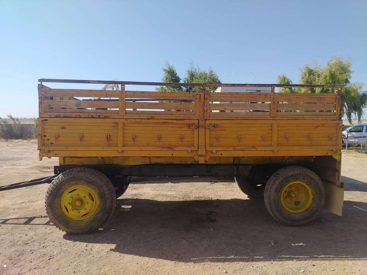 سلام عليكم عربانه مال ابو ردين تايرات 20صينيه 90 عربانه بلاديه روسي طول 5وربع شاصي مكفول وباقي لستفسار عله رقم ***********
