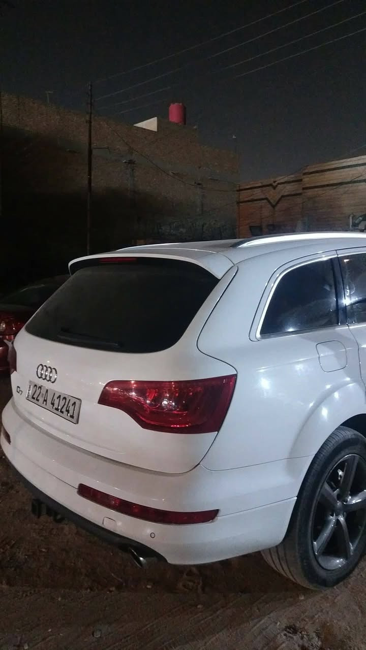 اودي Q7 slin quarter فول مواصفات بانوراما فول رقم اربيل فقط صبغ قبغ جنطه ٧ راكب ***********
