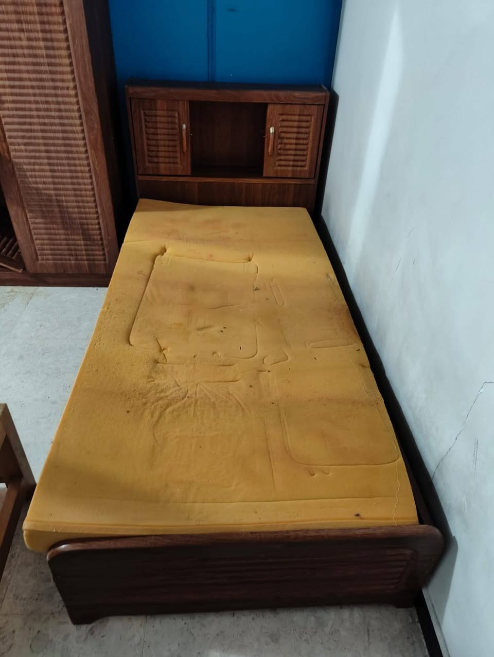 السلام عليكم
اغراض للبيع 
بغداد حي الجهاد قرية المكاسب 
***********
