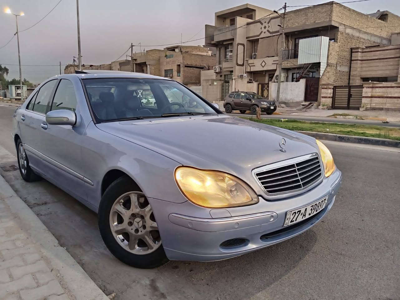 للبيع فقط بدون مراوس بدون قسط
مرسيدس غواصه موديل 2001 اصل  
صبغ عام جماليه اثر جراد وموجود صور قبل صبغ. 
محرك  سته سلندر جدد 
حداديته تبريد كهربائيات كله جديده وجاهزه بدون عطل ونقص 
غرفته جديده جلد فول كهرباء 
دكم ناعمه وكشنات هيتر
فول موصفات سلايد برده كهرباء ترحيب مري شفط ستيرن هيتر وكهرباء سيدي جنجر شغال 
لايت عدسه الخ …. 

رقمه ذي قار الدولي هزه وسنويه وفحص جديد

مكانه بغداد الكاظميه 
والسعر 87 ورقه وبيه مجال بسي***********
