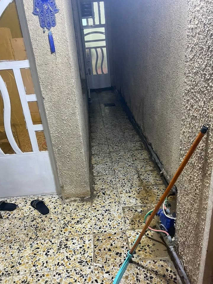 سلام عليكم للبيع بيت 100متر  🏠 الامين الثانيه السده الجديده قرب ساحه زمن طابق ونص طابو صرف بيت نضيف للستفسار 

‭***********‬

