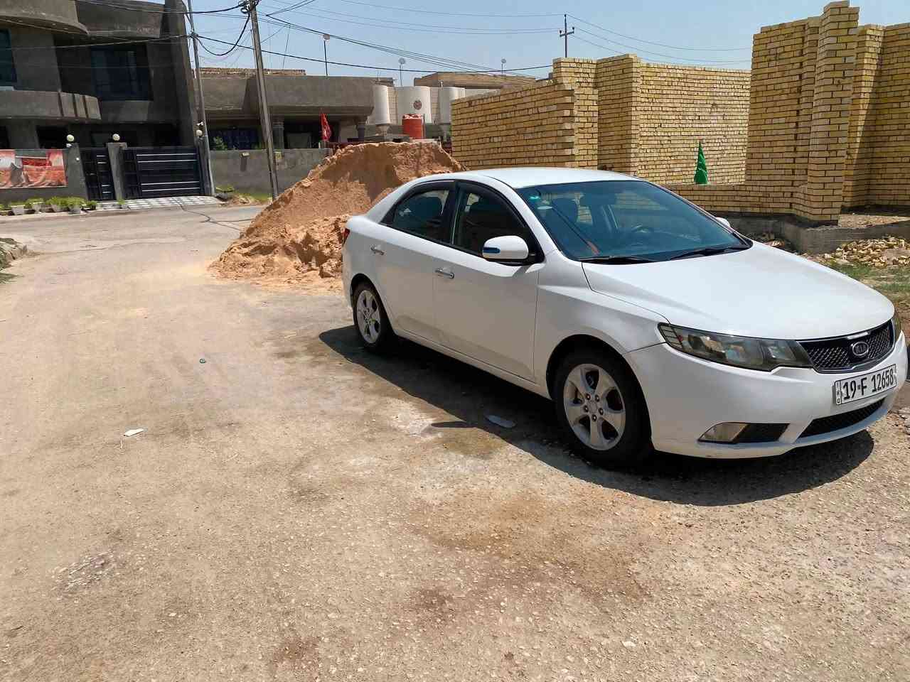 سلام عليكم سياره سيراتو خليجيه 2010 سياره حلوه وقتصاديه بيها فقط صبغ بلباب الخلفيه والباقي كله رقم كربلاء مكفول *********** مكانها الحله
