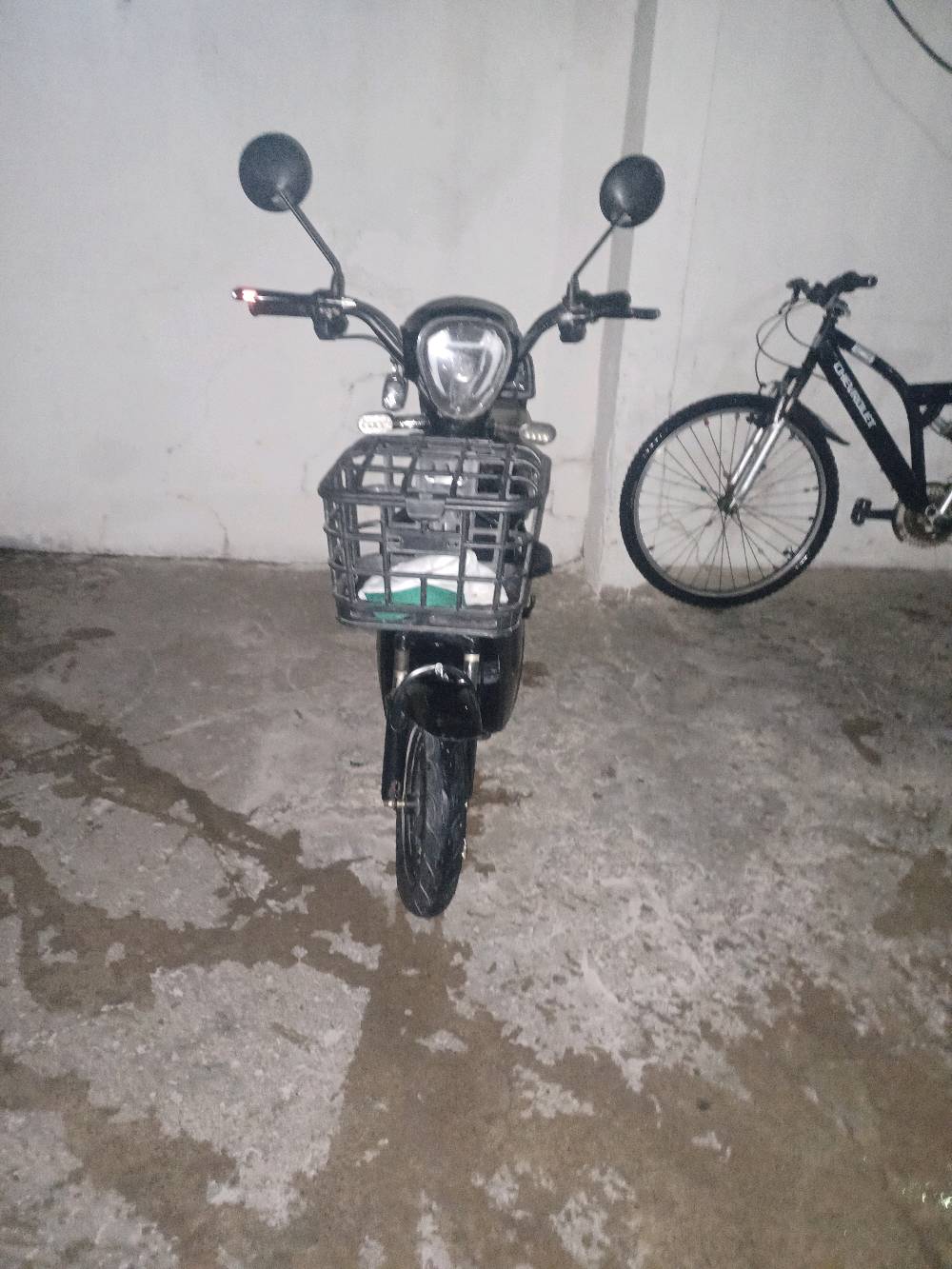 السلام وعليكم مطور البيع كاش  بي شقل  السعر250وبي مجال