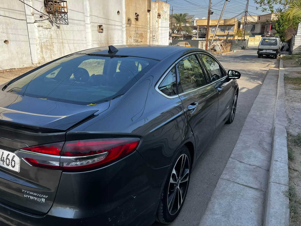 فيوجن للبيع
بيها 5 قطع صبغ حادثها جاملغ السايق مبدل و مصبوغ و مباوك وياها بنيد و جاملغ عكس السايق اللغد ضرره 20 % الايرباك ما طاك و اعتذر لان صور الحادث غير متوفره و هناك بالعراق قبل مااخذها صارت صبغ بابً السايق و خلفه ضربه خفيفه رافق الصورة وياها و ابيعلك حزام السيارة 
ماشية السيارة 180000 كيلو و ليس ميل 
مواصفات التيتانيوم كراسي تدفئة تبريد تحكم ستيرن وياها تدفئة همين مانع انصدام حساسات تاير انارة محيطية بلادي من امه جايه شاشه محدثه الى العربي و هواي بعد بيها مواصفات و سلايد روف 
السيارة ب اسمي جانيها صار 4 سنوات و ايدي بيها بس تحتاج ترتيب الصدر فقط كير مكينة بطارية هايبر نظيفة 100% امانه الله السيارة حلوه نصبتها محرك 2000 تنفس طبيعي مجدد سنوية و هزه و الرقم الحديد
السعر 18 مليون عراقي و بيها مجال حلو للشراي 
   
عنوان بغداد السيدية 
رقم الهاتف ***********
