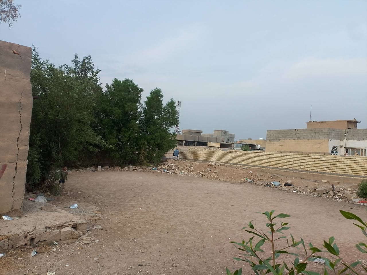 أرض للبيع • بل كرغوليه سايد • خدمات كاملة