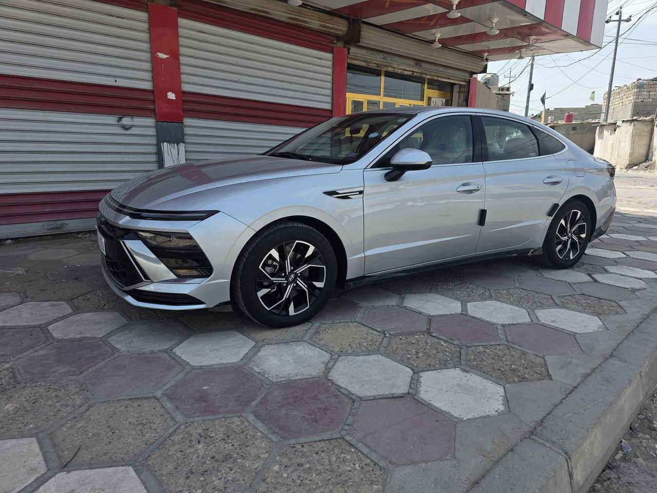 سوناتا 24 للبيع
***********
عرض المزيد

نص مكتوب في الصور:
- 2024 HYUNDAI SONATA SEL عرض 360 درجة عرض HD محرك مفاتيح 2024 HYUNDAI SONATA SEL رقم المخزون: 44581510 York Springs (PA) تسجيل الدخول كمشتري لعرض معلومات البائع ورقم تعريف المركبة Please log in, register