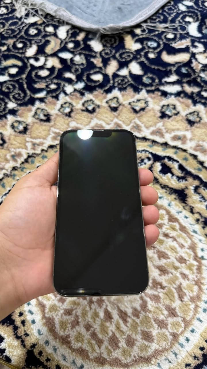 سلام عليكم ايفون 13 برو ماكس ما بدل بي اي قطعه فقط البطاريه معلايه ولكامره بيها نقاط بس بل بورتريه ما مأثره ولا تبين سعر 700 مكان بصره كامل ملحقاته كارتون موجود رقم للاتصال ***********

نص مكتوب في الصور:
- ٢:١١
- حالة البطارية والشحن
- كما هو الحال مع البطاريات القابلة لإعادة الشحن، بطارية الهاتف قابلة للاستهلاك وتصبح أقل فاعلية مع الوقت. معرفة المزيد...
- الحد الأقصى للقدرة
- ٩٦٪
- هذا قياس لقدرة البطارية مقارنة بقدرتها عندما كانت جديدة. قد تتسبب القدرة المنخفضة بتقليل ساعات الاستخدام بين عملية الشحن والأخرى.
- أقصى قدرة للأداء
- ستساعد الأنظمة المضمنة في النظام والمكونات في تخفيف آثار الأداء التي قد تلاحظها أثناء التقدم الكيميائي في عمر بطارية iPhone.
- شحن البطارية المحسن
- للحد من استنزاف عمر البطارية، يتعلم الـ iPhone من عادات الشحن اليومية، بحيث ينتظر ولا يتجاوز ٨٠٪ حتى يحين موعد حاجتك إلى استخدامه.
- حول
- الاسم
- iPhone >
- إصدار iOS
- 26.6.1 <
- اسم الطراز
- iPhone 13 Pro Max
- رقم الطراز
- MLKR3LL/A
- الرقم التسلسلي
- TDWYPHVFHK
- الأغاني
- الفيديوهات
- ۳۸۳
- الصور
- ٥٣٢
- التطبيقات
- ١٥
- السعة
- ٢٥٦ غ.ب.
- متوفرة
- ۱۳۸,۲۸ غ.ب.
- عنوان Wi-Fi
- F8:C3:CC:48:31:D6
- Bluetooth
- F8:C3:CC:45:EA:2C
- البرنامج الثابت للمودم
- 5.51.03