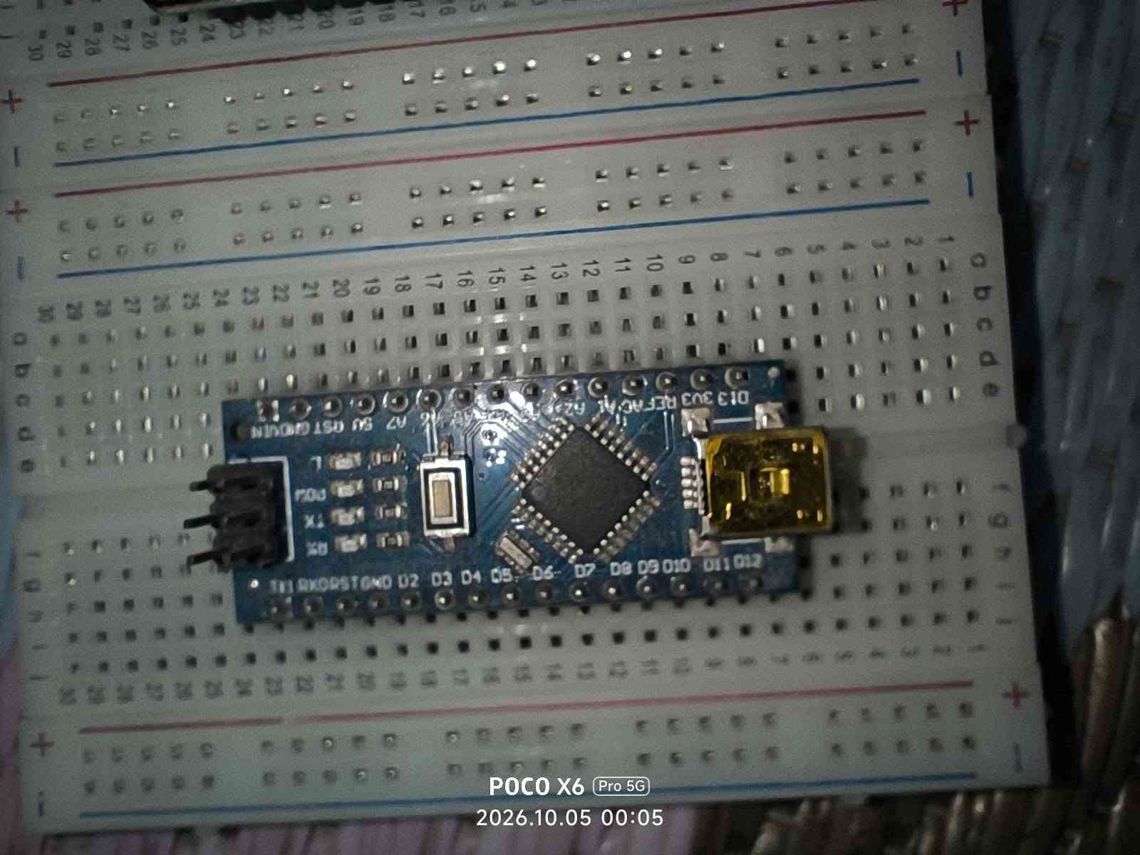 السلام وعليكم للبيع اردوينو اون. واردوين. نانو و esp826 و حساس بلوتوث عداد 2 واحد فقط استقبال والاخر ارسال واستقبال و هيكل سياره مع اربع ماتورات و موتور درايف رباعي و موتور برش 950 واط و محول 40 امبير و مقاومه متغير مع حساس والكترونيات مثل لد ومقاومات مختلفه السعر 80 الف العده مستعمله بمشوع ولاكن شغاله كلها

نص مكتوب في الصور:
- POCO X6 Pro 5G 2026.10.05 00:17
- POCO X6 Pro 5G 2026.10.05 00:15
- POCO X6 Pro 5G 2026.10.05 00:07
- POCO X6 Pro 5G
- 2026.10.05 00:06
- 2026.10.05 00:05