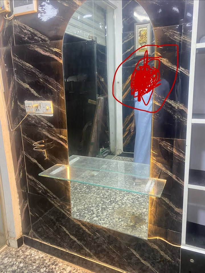 مرايات • ١٨٠×٦٠ • نارة داخلية