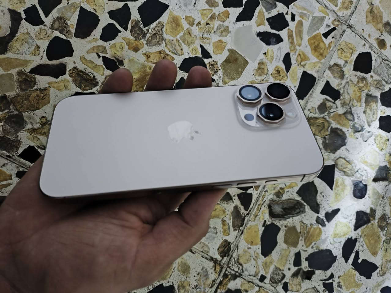 آيفون ١٦ برو ماكس • ٢٥٦ • بطارية ٩٦٪