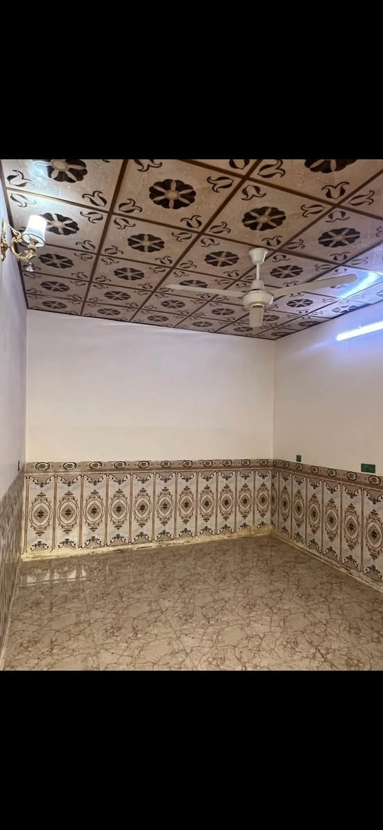 السلام عليكم
اعلان
يوجد دار للايجار دار للايجار طابق ارضي بناء حديث جديد (مساحته 175 متر) يحتوي على غرفتين نوم وصالة وسطية كبيرة واستقبال كبير ومطبخ ومخزن وحمام شرقي وغربي مفصولات وحمام خارجي وكراج سيارة 

العنوان:تكريت شارع الاربعين قرب التقاعد(وبالقرب من اربع مدارس)

سعر الايجار 350الف بالشهر

للمعلومات اتصل ***********
