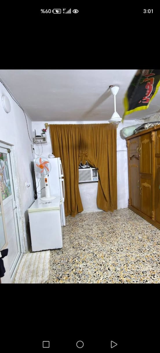 السلام عليكم 
دار 🏠 المساحه ١٢٥م طابو صرف العبيدي شهداء الأولى على الشارع ثاني فرع من نزله الشارع العام تريد تنزل من ملعب احمد جار الله تريد تنزل من ابو احمد الوكيل طابقين 
الاستفسار اوالاتصال على الرقم ***********

اداره مكتب الهدى للعقار العنوان بغداد العبيدي شهداء الأولى شارع المحافظ قرب رحيم المضمد

نص مكتوب في الصور:
- %59 3:02 أنت رقاوى 12 أيار، 12:30 م رد