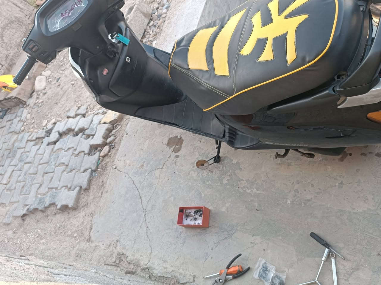 مكلف بالنشر
سبيسي للبيع دراجه مثل ما تشوف نظيفه بمعنى الكلمه
مكينه خير من الله
تخم تاير 
كهربائيات كله شغاله
كفرات جدد
 ‏‪***********‬‏

