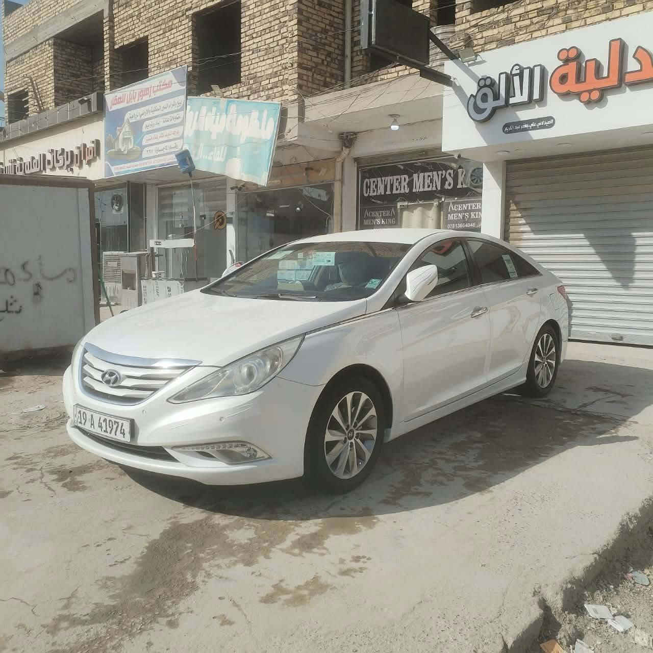 سوناتا ٢٠١٤ • مكينة ٢٤٠٠ • شاشة وكاميرا