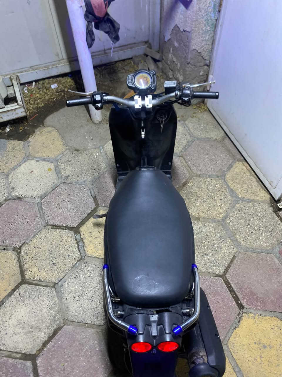 سلام عليكم سكنس جبلي للبيع دراجه كلها شغاله
بكلاتي لد
سبايدر رياضي
سترين رياضي
ويدات بريك رياضي
دراجه مصبوغه لجماليه 
اسود طافي
مكينه خير من الله شلعه ومعدل 59
بغداد الحسينيه مال راجديه 
***********
متواجد 24ساعه
