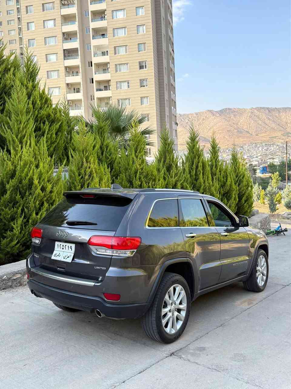جيب لاريدو Jeep Laredo
الموديل : ٢٠١٧ | 2017
لمتد | Limited 

اجدد جيب ب موديلها بكل العراق 📦
ماشية فقط 38 الف حقيقي بشرط
محرك ٨ سلندر 5.7 هيمي 

اخوان السيارة بدون صبغ 
دخول كلين مكفولة كفالة عامة ماعدا كارت صغير

(( السعر : 215 ورقة $ )) 
اخوان السيارة زيرو صفر و اني مسؤل عن كلامي
رجاءً السياره متتقارن ب اي جيب 
و ليشوفها غالية يعبر المنشور بكلمة طيبه 

***********
(( *********** ))

 السيارة رقم دهوك بشرط التحويل

مواصفات الجيب معروفة دهوك, العراق
