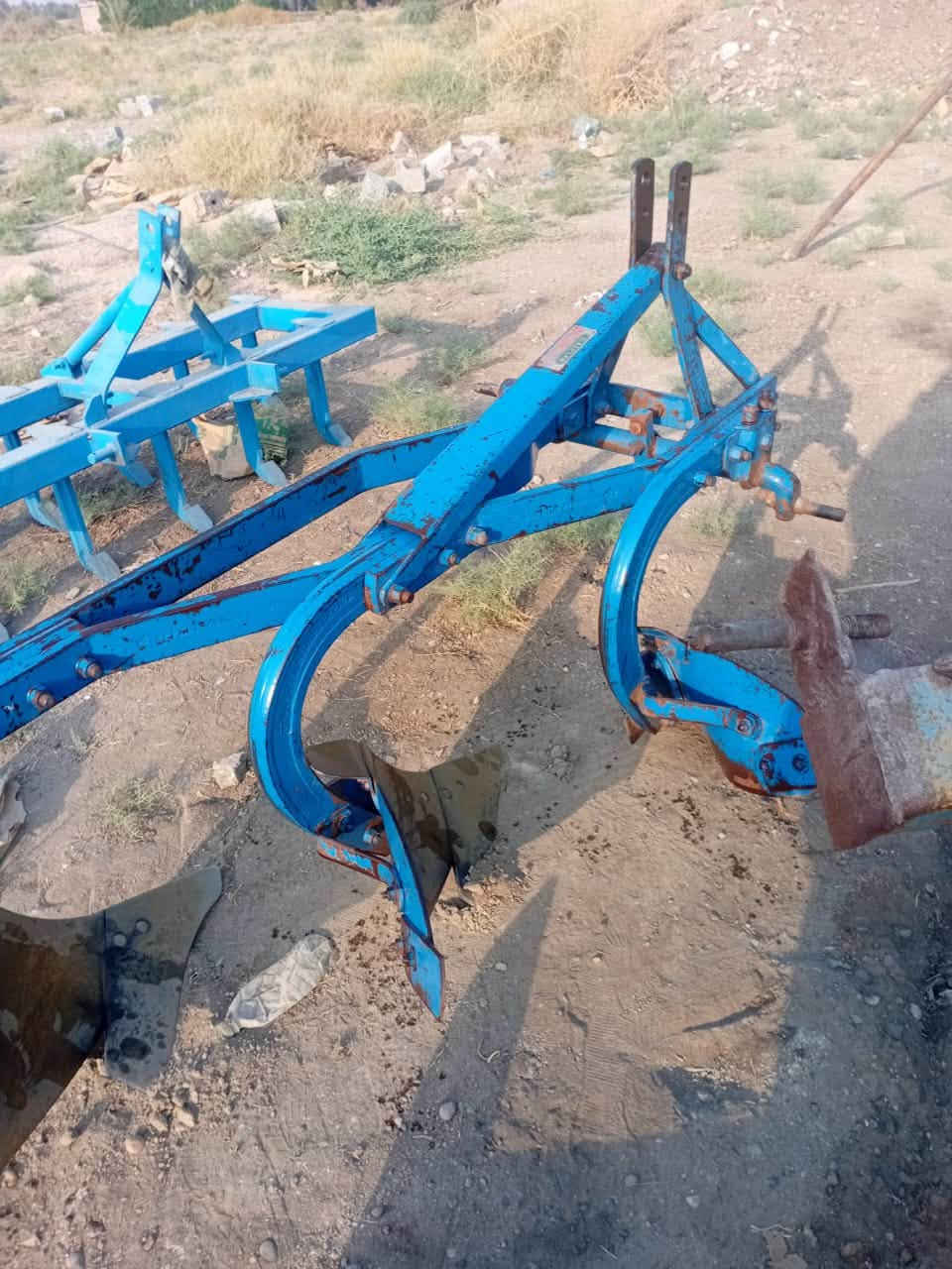 فدان تركي حجم 10 البير عنوان بغداد على طريق الدولي السريع ‏‪***********‬‏//‏‪***********‬‏

