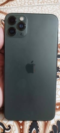 ايفون 11 برو ماكس ذاكره 256 بطاريه 76 جهاز نظيف ما مفتوح تعال خاص عنوا...