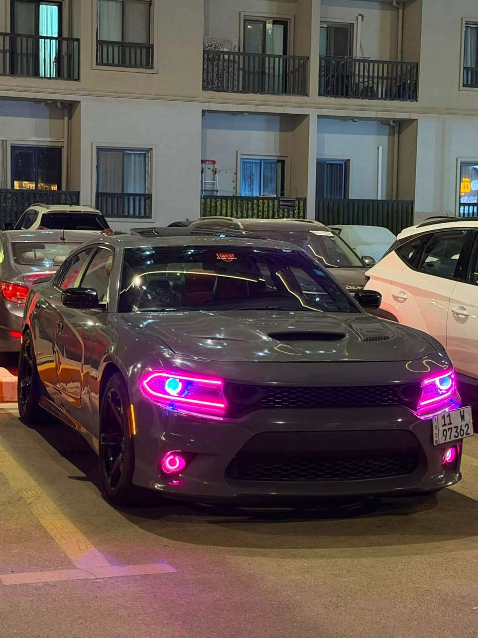 السلام عليكم 

جارجر ٢٠١٨ سمنتي R/T  5700🚀اصل فول  

فتحة 
شاشه كبيره 
ويل نجمه 
عدسات اوركل متغير  
دبات سود صوت يخبل
بيها اضافات هوايه 
كير مكينه تبريد كله بالجيس و جديده بمعنى الكلمه 
السياره بيها قطع صبغ ابيعلك حزام حتى لتعبني 😩

السياره حلوه و ناصبه و داخلها بعد احلى 
بيها طختين ذاكرهن بالصور يرادلهم تكحيل 
غيرهن كلشي ميرادلها تشغل و تطلع 
السياره معروضه ب١٦٥ و بيها مجال 

***********
