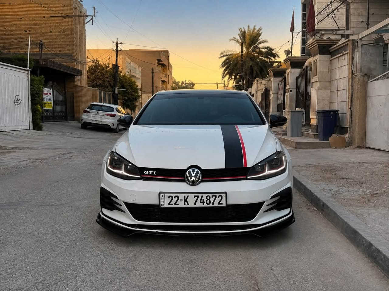 السلام عليكم
بيع او مراوس بشي نظيف 
كولف gti موديل 21 كير عادي 
السيارة بدون صبغ حادث بسيط وراجع على البارد فقط 
هزة جديدة السيارة حالياً صافية بدون وشم او تضليل 
مبرمجة ستيج 1 يم 4Brothers  طلقات وبوب كورن وبيها بوابة بالكزوز فعلياً السيارة  صاروخ ومصرفها بالبانزين حالها حال الكورلا نهائياً مابيها مصرف 
عليها ادامة كاملة 
للجادين بالشراء هذا رقمي *********** مكاني بغداد
