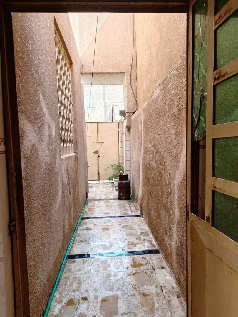#بيت_للبيع بالنجف حي الجزيرة بالطاقة خلف مطعم سنونو مكان راقي شارعه ١٠ قرب شارع جزيرة وفاء و التقاطع

مساحته ١٠٠ متر طابق واحد بي غرفة و صالة ومطبخ و استقبال
اساس صب وسقف عكادة بيت نظيف يباع بسعر قطعة
السعر ب١٢٥ قابل للتفاوض

للتواصل والاستفسار
*********** واتساب
