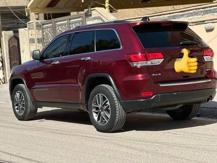 جيب شيروكي ٢٠ رقم بغداد انكليزي مميز وارد امريكي بيها صبغ جاملغ الامامي الايمن والباب خلف العبري بيه شخط صابغينه والبنيد كلير . محركها مبدليله بساتم مال ١٤ بيه ضمان سنه ع البانزين العادي اي دوانز ماكو . سياره جديده داخل وخارج ماشيه ٧٠ مكفوله من اي نقص . ***********
