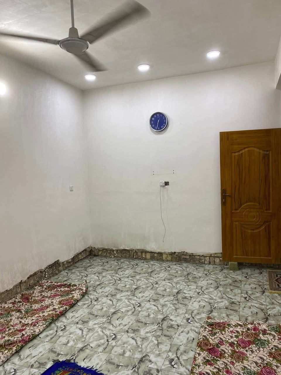 إسلام عليكم البيت البيع سند الأرض زراعي مساحة 100 متر 5*20 موقع لبيت خلف معمل الغاز البيت بي نقوصات سعر 50مليون وبي مجال تواصل على هذا رقم ***********
