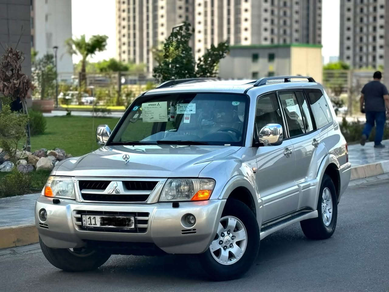 ‏MITSUBISHI{ PAJERO2007}           خليجي محرك :  { 3500  } V6 🛩️
سلام عليكم 🙋

فول الفول اعلى المواصفات الي بهذا الموديل

لليدور جديد وبعده بجياستها مال شركه

حته كتلوكاتها والعده مال شركه بعدهن عندي 

ملاحضه : اخواني لتقارنون السياره ب اي سياره معروضه بل سوك بموديلها وفئتها لان ماكو بنضافتها 

فقط بيها صبغ فقط الباب الي بصف السايق ومباوكين الجاملغ ويا اثر شخط بدون فتح اي قطعه من السياره اما باقي السياره مكفول

مسويلها سيرفز كامل ميحتاج اذكر شنو مسويلها

راح اذكر مواصفات مواصفاتها للي ميعرفها :

⬛️ فتحه سقف طكتين { بانوراما }

⬛️ ثلاجه وسيطه بل چكمجه 

⬛️ كشنات جلد وبعدهي جديده غرفتها

⬛️ الكشنات  تحكم كهرباء { 3 حركات }

⬛️ كروز سرعه 

⬛️ زراك لايت امامي 

⬛️ لايت ديناميك تحكم { يصعد وينزل }

⬛️ اريل كهربائي يصعد وينزل ويه السويج 

⬛️ تبريد ( 3 )قطع ثلج تبريدها ❄️ 

⬛️جام { AUT } يصعد وحده من تقفل السياره

⬛️ فور ويل { AWD }

⬛️ مري شفط + كهرباء 

⬛️ كشافات امامي 

 ⬛️ { 7 } راكب

⬛️ بيها منضومه زنون بلاد من الشركه

بانزين ما شامه غير المحسن ودهن لكي مولي كلش معتني بيها السياره 
محرك وكير مبدلات جدد مال موديل { 2016 }

رقمها بغداد انكليزي تحويل شوكت متحب

السعر : 92 وبيها مجال 

مكاني :📍بغداد حي جهاد قرب مجمع النسيم 

☎️هـ ***********
