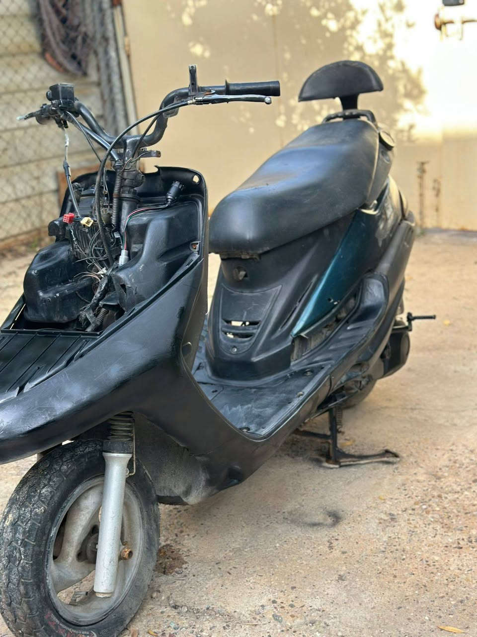 سلام عليكم
دراجه فراشه للبيع بيها تبخير دراجه حلوه وسريعه سعر 375 وبيها مجال مكان حي الحسين جديد رقم راعيها 
*********** بي واتساب
