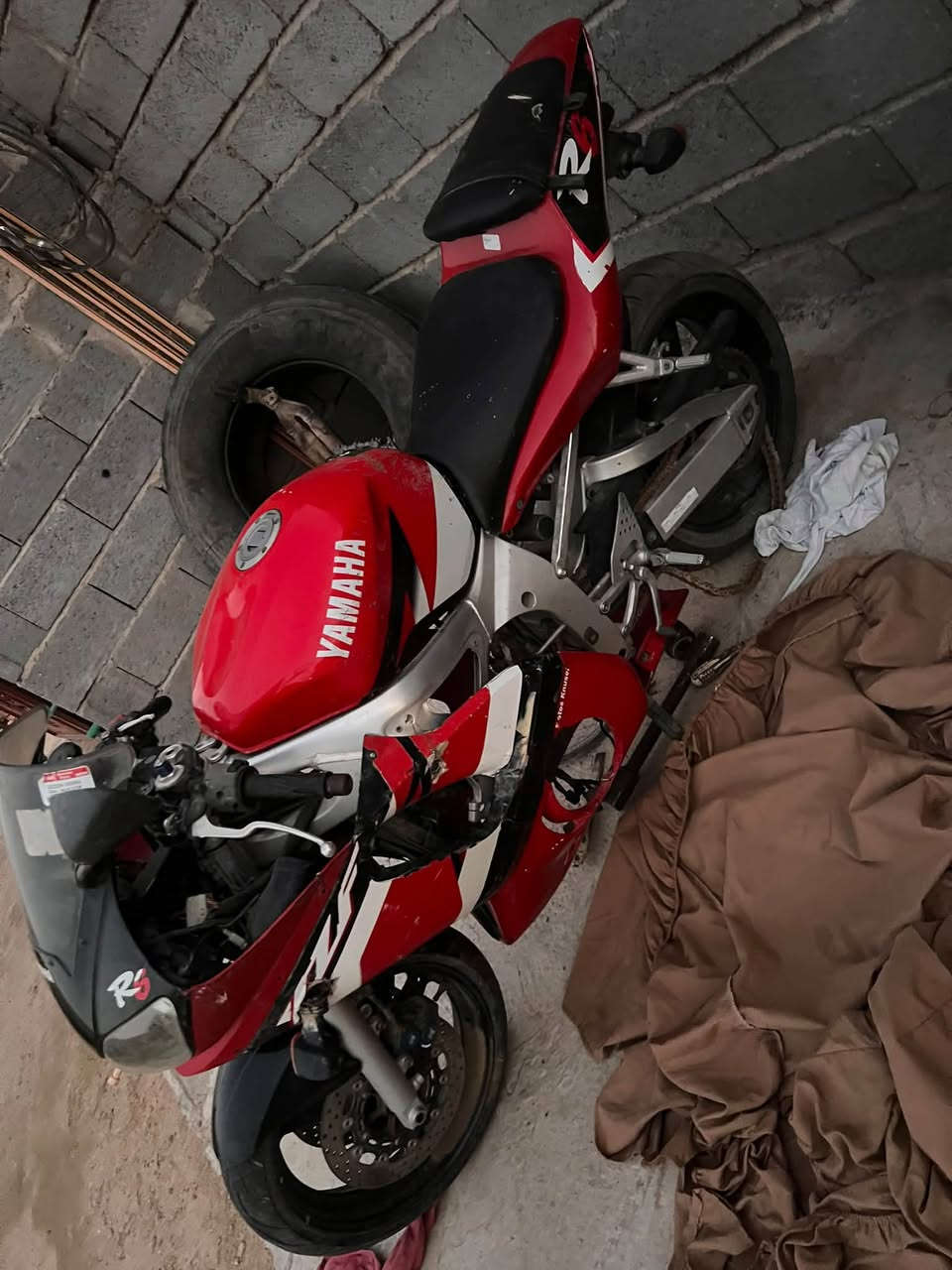 R6 • هيكل • ماكو محرك