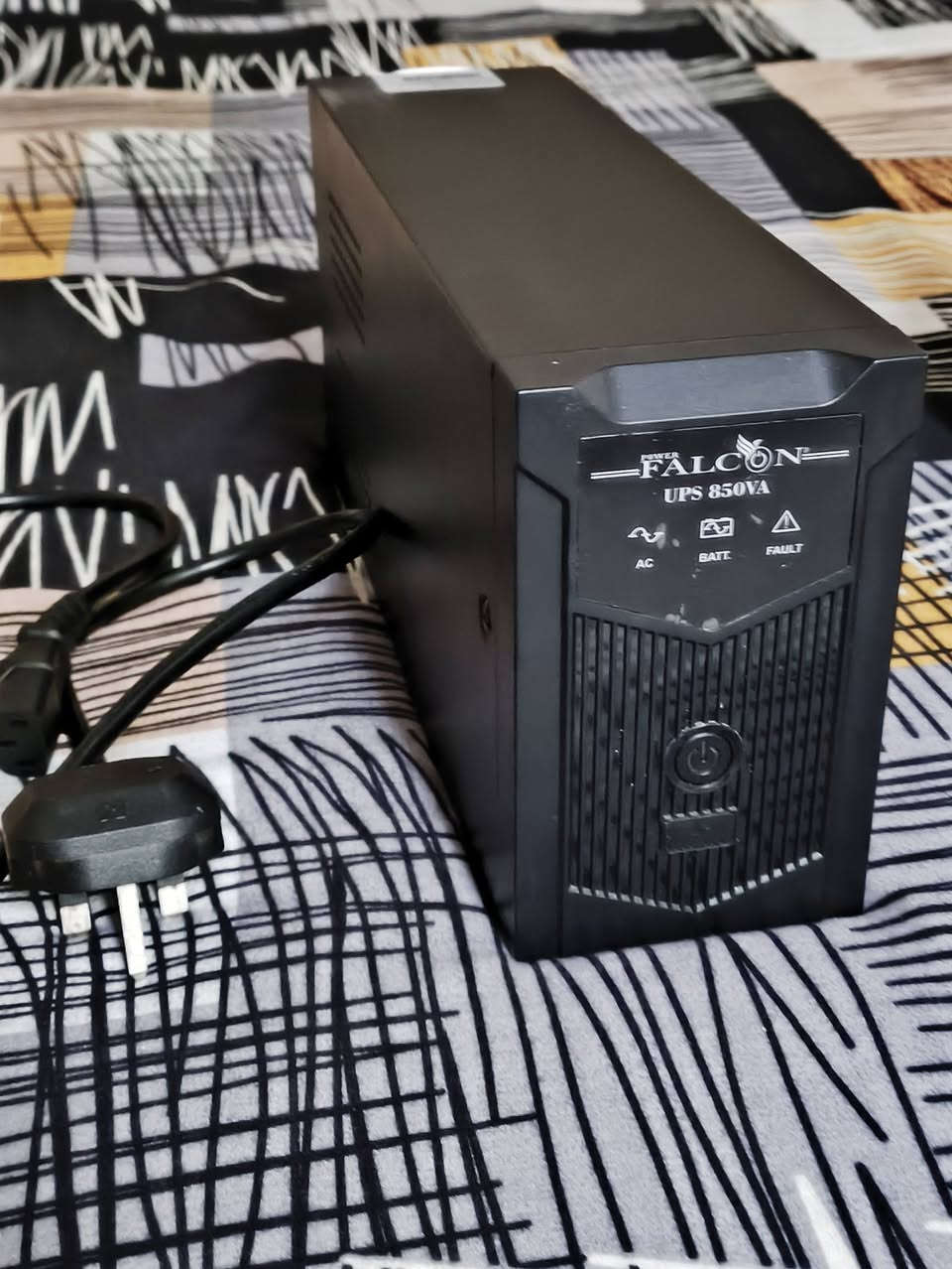 🟢GAMESIR G7 SE (XBOX/PC)
⚫UBS 850 VA 480w 
السعر :55 لا يوجد خدمة توصيل بيهن مجال 
الحالة مستخدم (اليدة/اليوبي اس)
الموقع قريب على سريع الشعلة
أي استفسار هذا رقمي :***********
