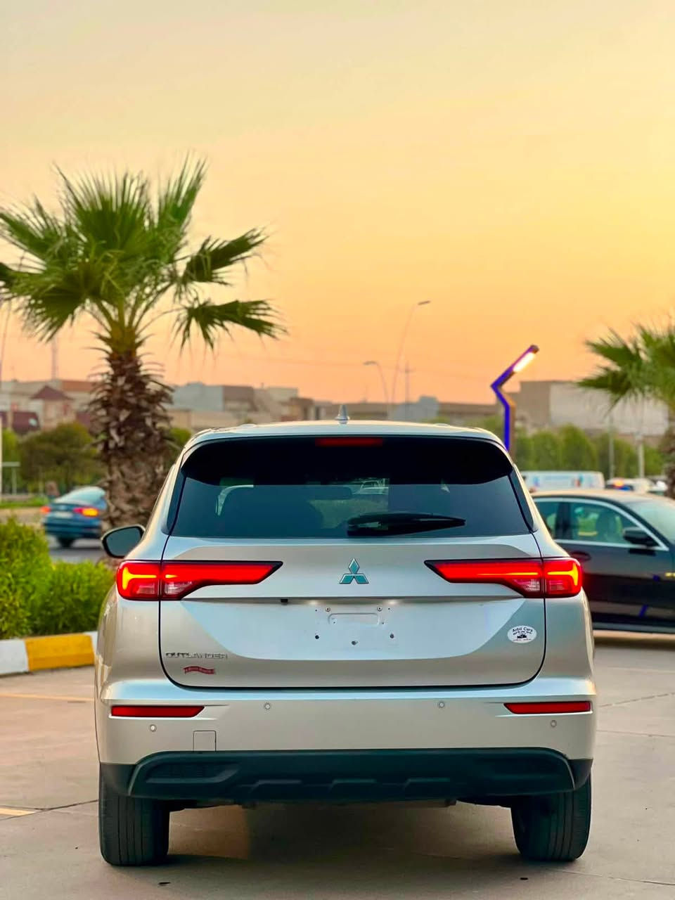 ميتسوبيشي اوتلاندر
*موديل 2024
*محرك 4 سلندر
*ماشية 33 الف 
*حجم المحرك 2500cc
*ضرر 3 قطع صبغ ❌
*ايرباكات سليمة بلادي ✅
*سعر 170 ورقة 💵 بدون رقم ( تترقم شمالي )
*رادار وگئر ومحرك بشرط ✔️
صور الحادث داخل المنشور 

العنوان / اربيل شارع 100 م ( معرض اربيل كارس )🏠
للاتصال/☎️ واتساب / ***********

المواصفات:♻️
*بصمة
*تشغيل عن بعد
*كاميرا وشاشة
*مقاعد 7 💺
*تبريد قطعيتن امامي وخلفي
*مراية اشارة ورادار
*ويل كروم
*تحكمات استيرن
*اضاءات زيون كامل امامي وخلفي
*حساسات امامي خلفي
*رادار مانع تصادم امامي 
*دخول ذكي بصمة 
*كير شفتات خلف الستيرن 
*وضعيات قيادة 6 
*هاند بريك بصمة 
*نظام اوتو هولد 
*نظام مانع الانزلاق
