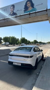 بي واي دي سيل 5 للبيع مكفولة عام ماشية ٢٠ الكلي السيارة بسمي السعر  ٢١...