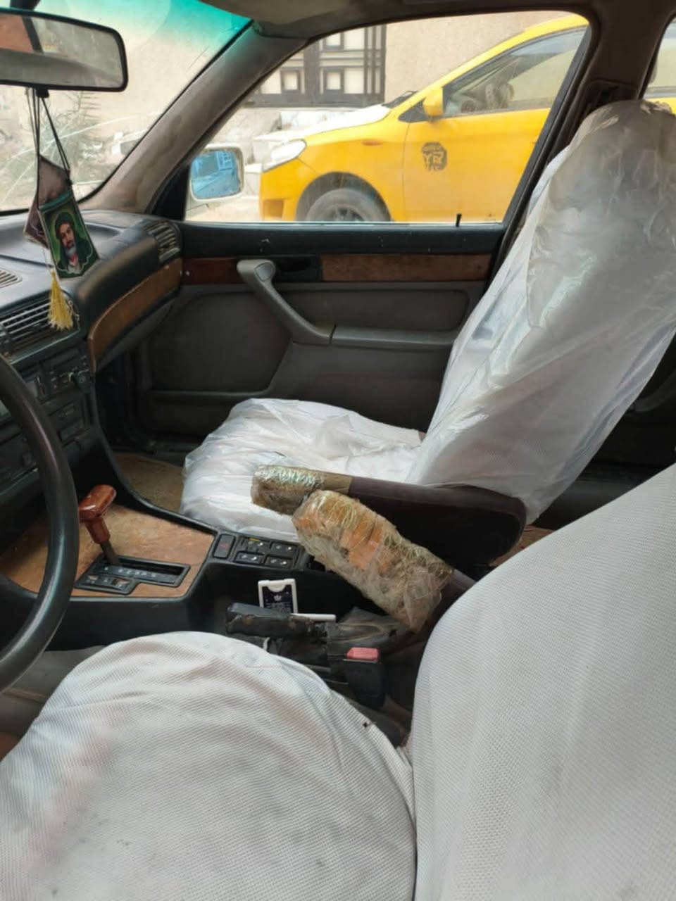 السلام عليكم بي ام 730 رقم بابل كبل عقد مروري هزه جديده مكينه جديده بس الكير ما اعرف شنو بي خلل كهربائي سياره جاهزه مكينه وتخم تاير باتري كلهن جدد عنوان كربلاء كنطره السلام *********** بي واتساب سعر 26 وبيه مجال
