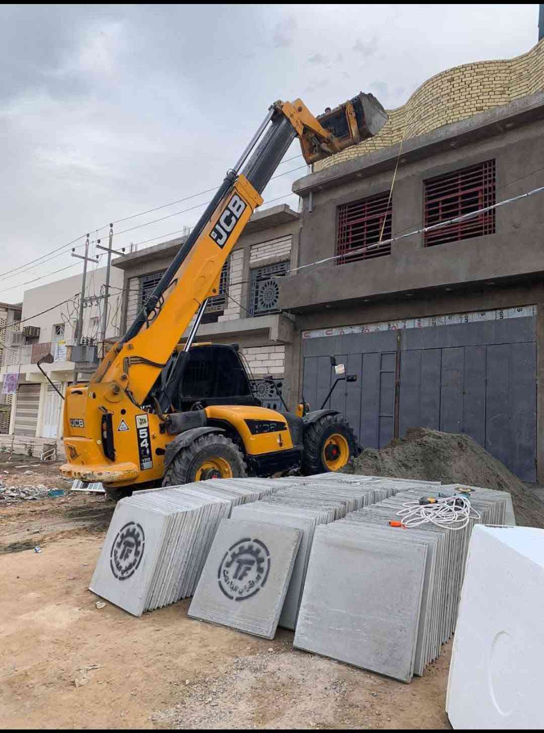 زفت وتطبيك للبيع أنواع الزفت والفلانكوت والماستك وعاده ماستك وشتايكر الطفيلي والدوانيه كرسته وعمل اسعار مناسبة وفق الشروط والمهندسين وبي ضمان شغل درجة اولى 👍للأستفسار اكثر الرقم ***********
