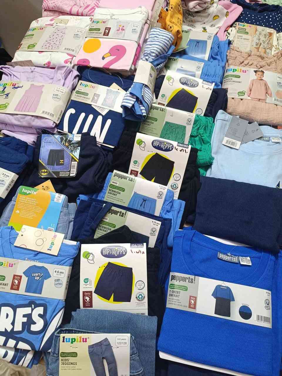 سلام عليكم عيني عندي ملابس اطفال اشتريتهن وبث مالتي ميصعد 
ف اريد ابيعهن رايدتهن ب٣٣٠ بضاعه كلش حلوه  
يرهم تأخذون نص الكميه هم تطلع عليكم قطعه ب3
‏‪***********‬‏
