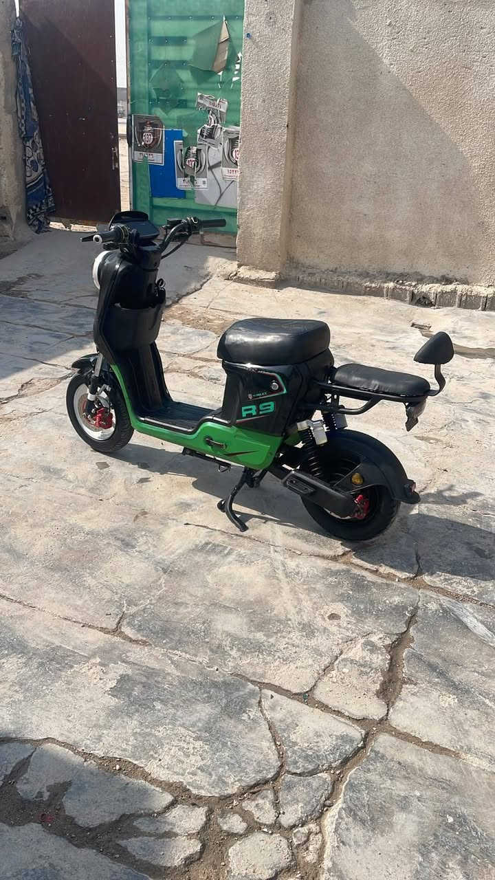 R9 • موديل 26 • بطاريات كبار