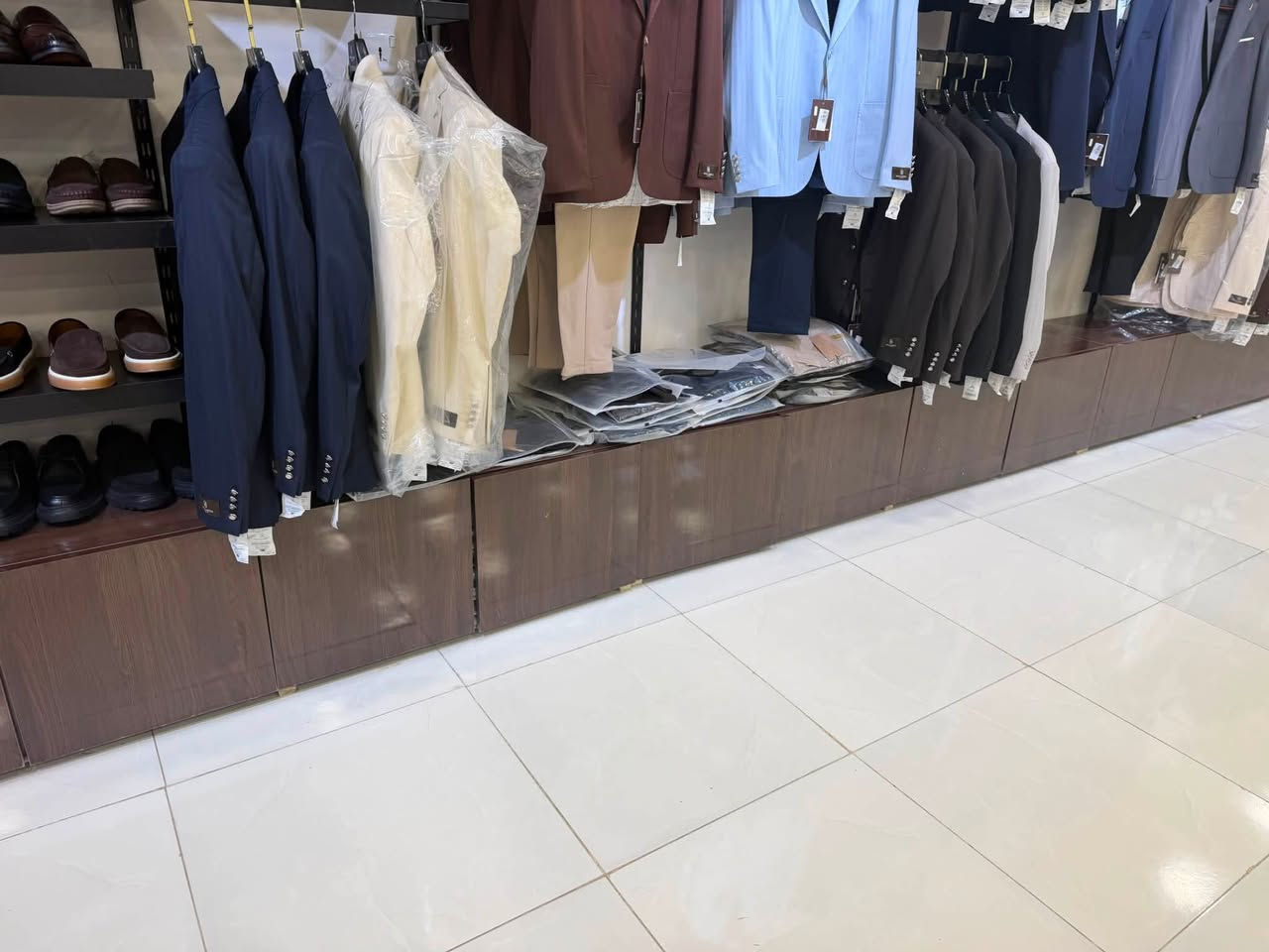 السلام عليكم
كومديات تخزين mdf شغل درجة اولى
5 قطع سعر القطعة 75 الف 
مكاني بابل الحصوة
***********
