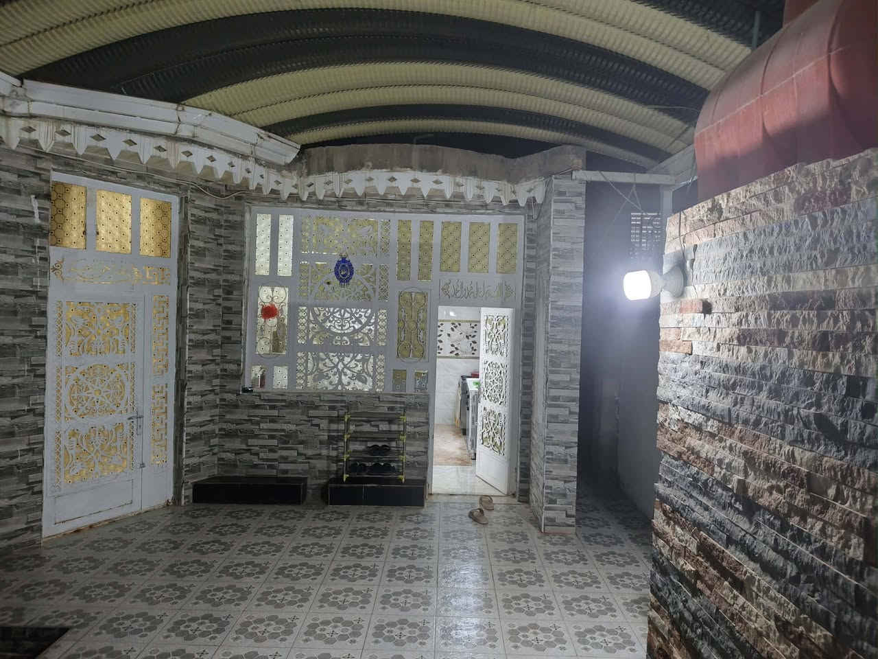 مشتمل للبيع بحي زليزل قريب من ملعب هشام مساحته 170م اتصل على الرقم ***********
