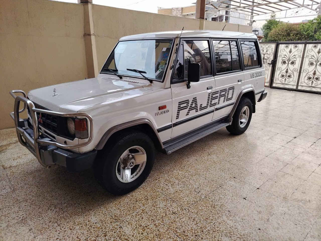 باجيرو • ١٩٨٩ • فور ويل