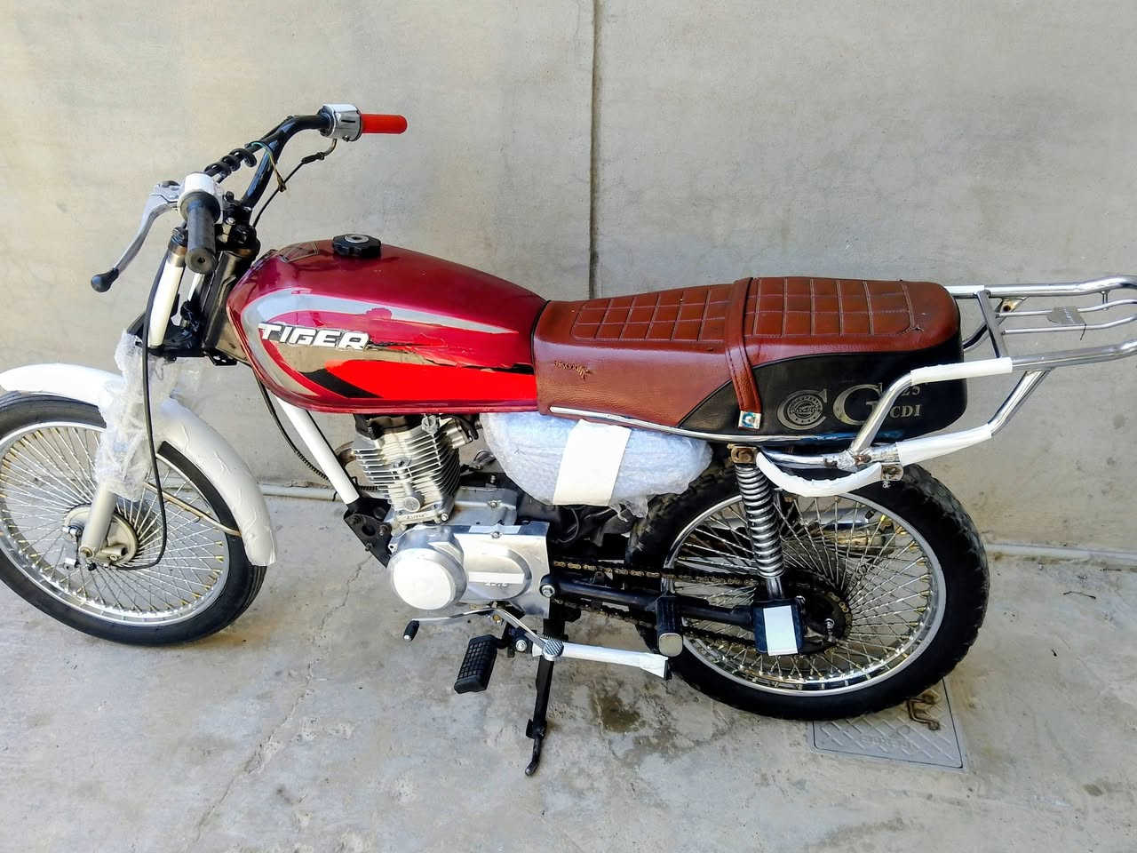 نامي بروو 2020 نفخ ماروني 👍🏍️
محرك وكير شرط لاصرف ولا عيب مثل ساعه مكينه ناعمه 
تايرات وياله نضيفات مابيهم عيب 
صالنصه فووول كاتم 
تانكي كشن جديدات بلادي 
بريكات فول امامي خلفي دراجه سياقته حلوه مال جناي 
سعر قفل من الاخير 290 حته لاتعبني ولا تعبك رجاا موصل 250 مابعته لئن جوه سوك ابيعلك لاتجي تكولي شبيها مابيها تفاصيل كدامك اقراها وتفاهم مكاني كركوك حي بدر 
مو شراي لاتعلق وتكسر بحلال عالم هاذه قفلي وبكيفي
