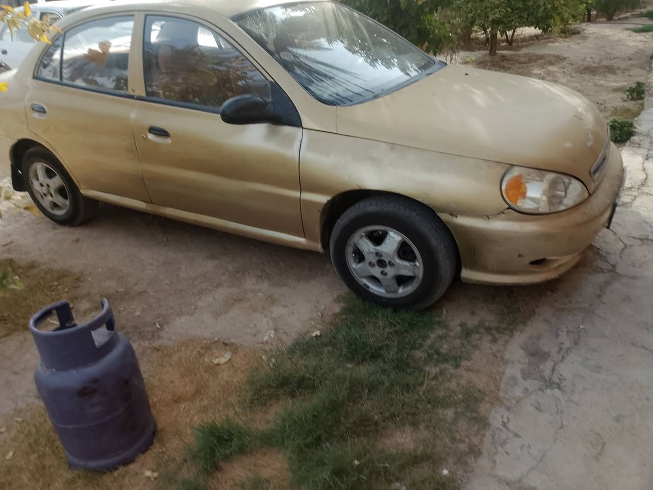 كية ريوو موديل 2000  جاهزة من گلشي مكفولة كفالة عامة  رقم نكليزي  ديالئ  تحويل ثاني ويوم   سعر 30  

***********
