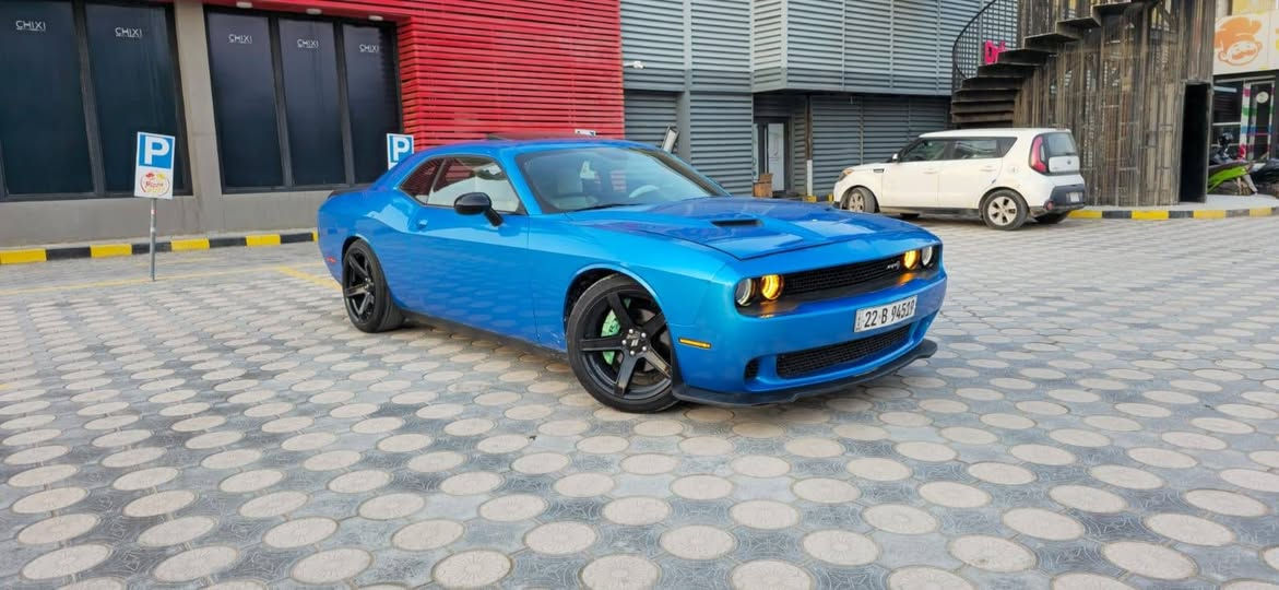 السلام عليكم
دوج جالنجر موديل 2023 Blacktop 
(1)محرك 6 سلندر 3600
(2)كشنات جلد زائد تدفئه
(3)شاشه وسط
(4)ستيرن تدفئه
(5)سلايت
(6)مرايات جانبيه هيتر
(7)كشنات كهرباء
(8)تبريد قطعتين مناخي
(9)ويل قياس 20 نجمه
(10)نضام صوت الباين
ماشيه ٢٨ الف
و باقي موصفات معروفه
ضرر سياره طرف بنيد صبغ فقط بدون ارباك او تبديل 

للأستفسار اتصال على الرقم ‏‪***********‬‏ النجف, العراق
