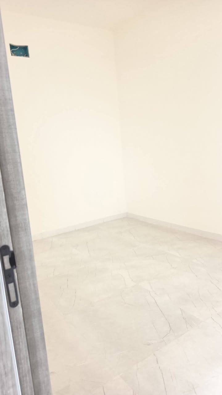 *السلام عليكم*

*يوجد بيت للبيع - كربلاء / خلف السفارة التركية*

🏠 *المواصفات:*
▪️ المساحة: 100 متر
▪️ البناء: طابقين طابوق جمهوري - بناء حديث
▪️ التفاصيل: 4 غرف نوم + صالة + استقبال + مطبخ + 3 صحيات

📍 *الموقع:* كربلاء - خلف السفارة التركية (موقع مميز)
📄 *الجنس:* طابو زراعي سند 25 قرار محكمة
💰 *السعر:* بسعر كلش مناسب

📞 *للاستفسار والاتصال:*
***********
***********

*مكتب سيد رياض الأعرجي للعقار*
---
